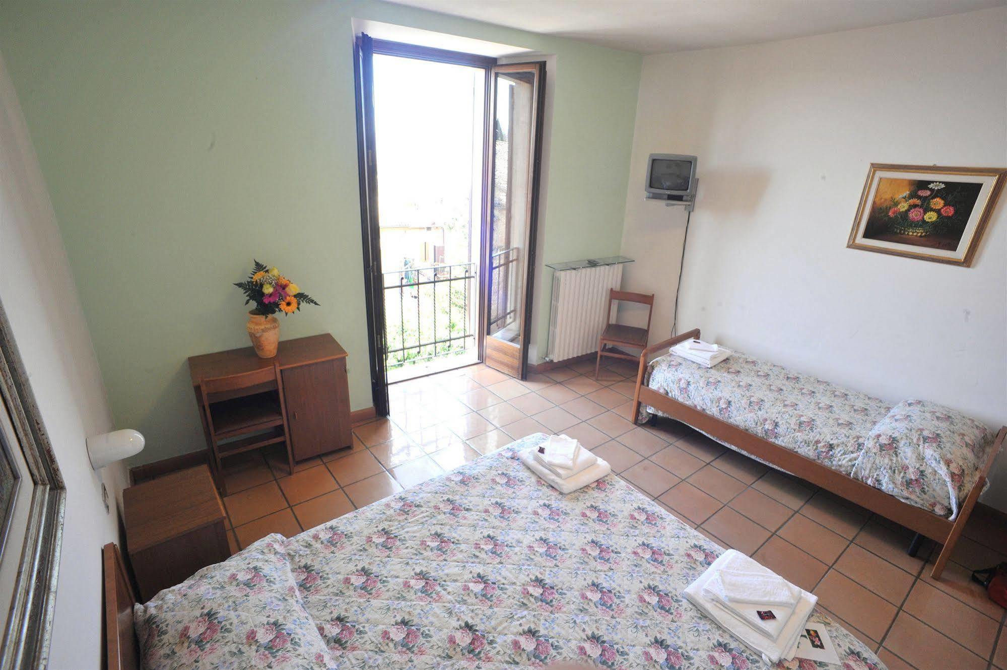 אסיסי Albergo Ancajani מראה חיצוני תמונה
